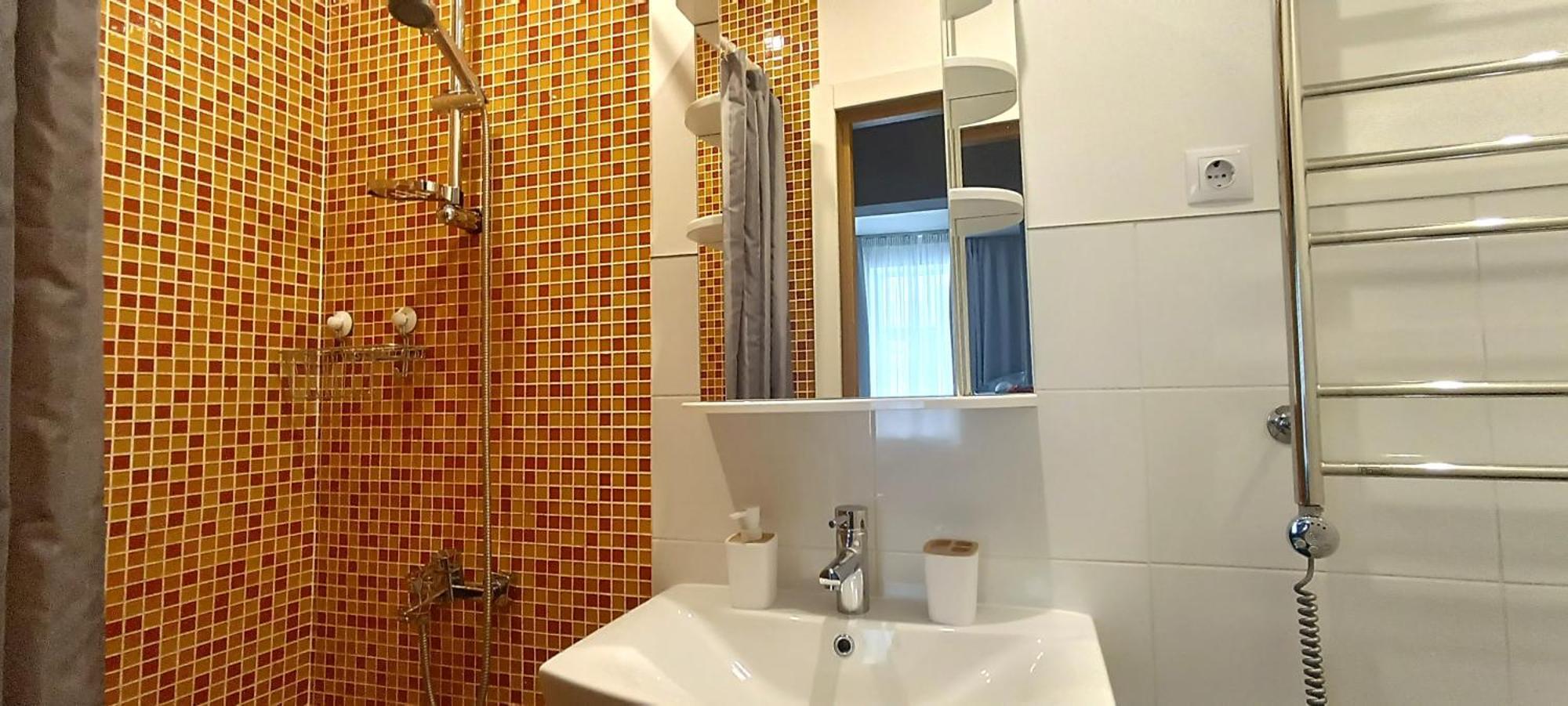 Old Town 2 Bedroom Near Dome Square & Scenic Waterfront Ryga