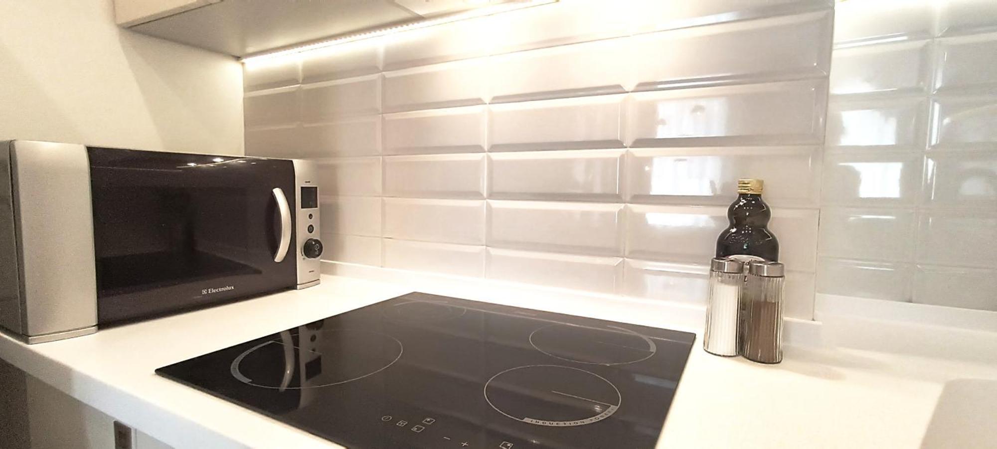 Old Town 2 Bedroom Near Dome Square & Scenic Waterfront * Ryga